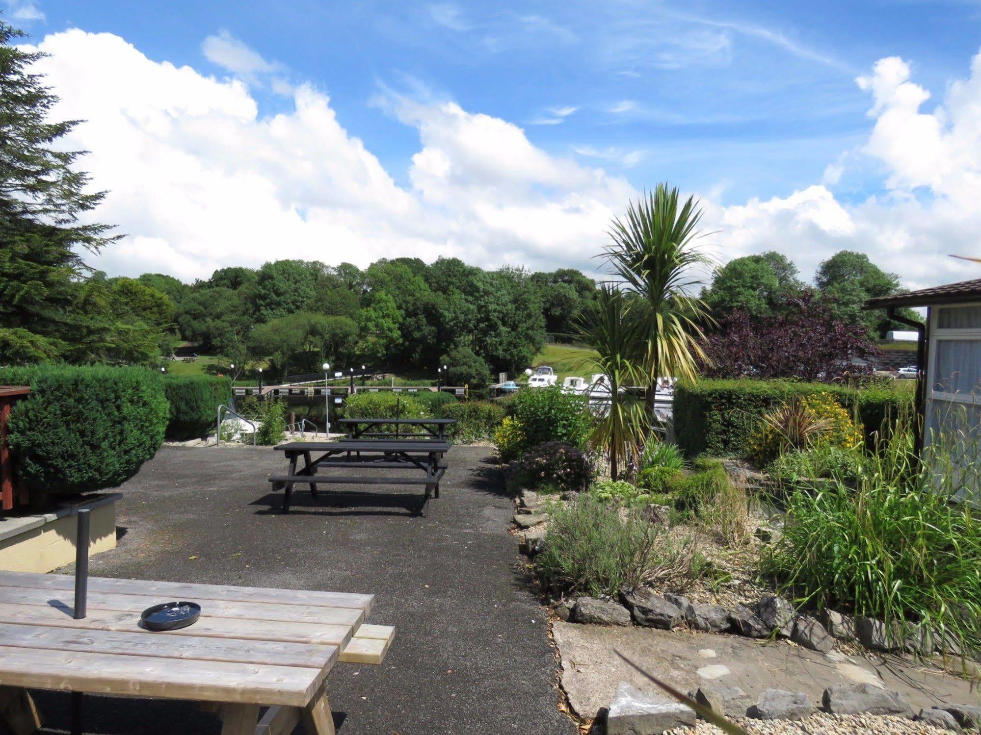 Carrybridge Lakeside Lodge Enniskillen Exterior foto