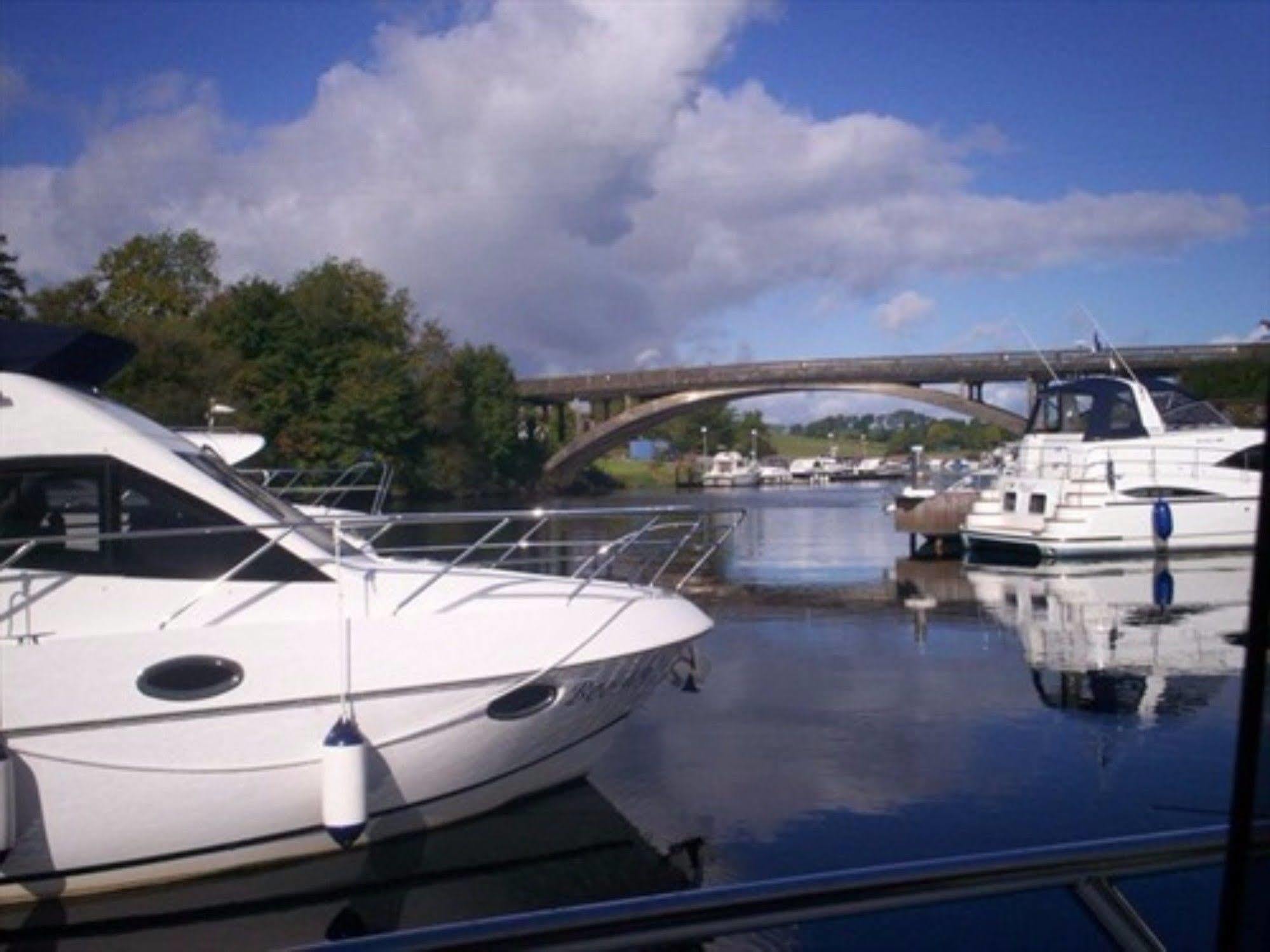 Carrybridge Lakeside Lodge Enniskillen Exterior foto